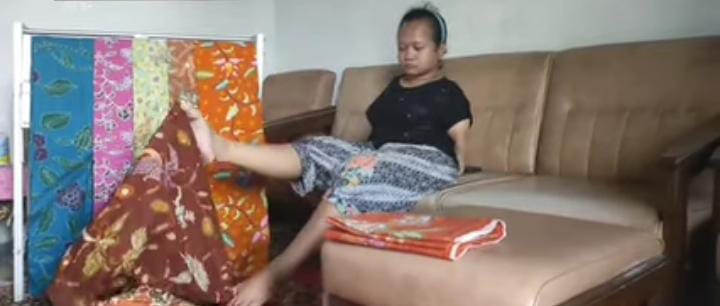 Kisah Inspirasi Penyandang Disabilitas Semangat Berkarya Batik