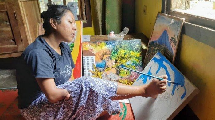 Puji Lestari Pelukis Disabilitas Asal Gunungkidul