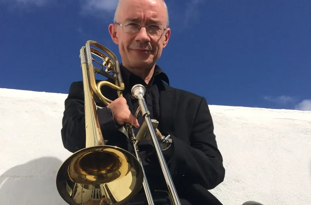 Mark Bassey: Trombonist Menginspirasi Anak-Anak di Sussex Rehabilitation Centre