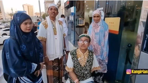 Kisah Muhammad Rahmat, Penyandang Disabilitas Bisa Berangkat Haji ke Arab Saudi di Usia 21 Tahun