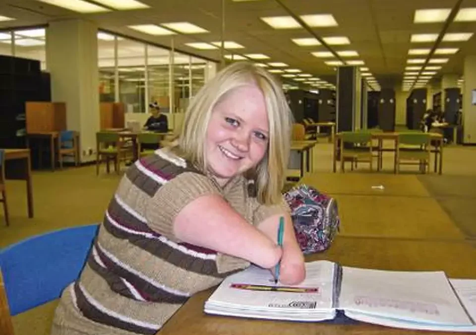 Dari Panti Asuhan ke Kampus: Kisah Inspiratif Anna Corbitt