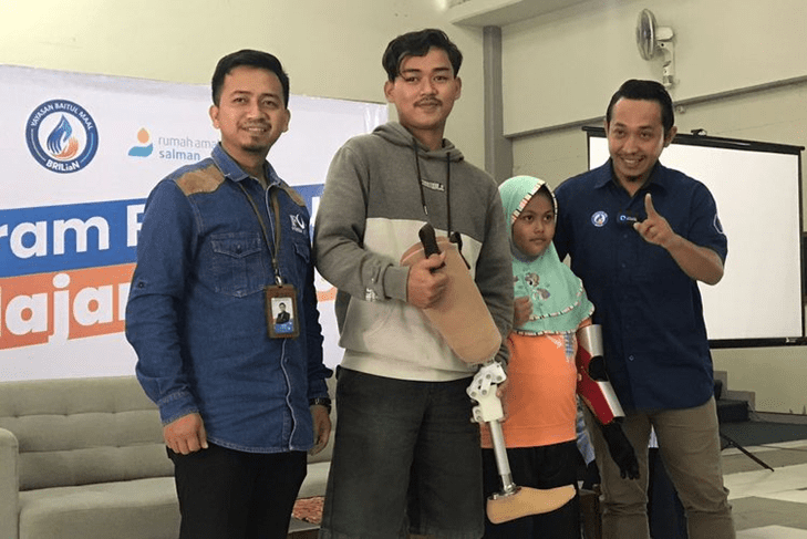 Meimei kisah bocah disabilitas sempat nabung untuk beli tangan palsu