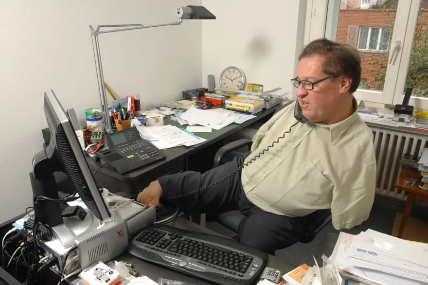 Christian Lohr: Politikus Berprestasi dengan Semangat Tak Terbatas