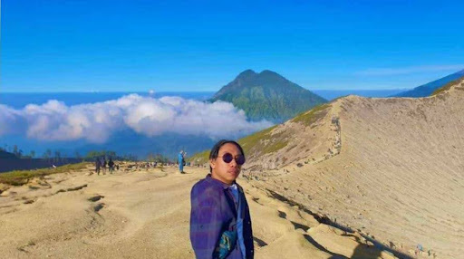 Kisa Pemuda Difabel yang Hobi Naik Gunung