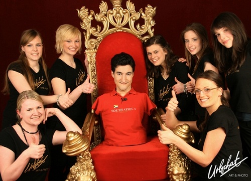 Tanpa lengan dan kaki, tetapi sangat percaya diri