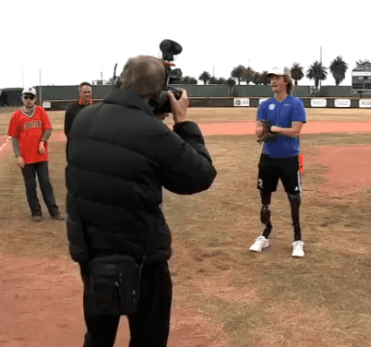 Pemain Bisbol Remaja Tanpa Tangan dan Kaki Berharap Menginspirasi dengan Kisahnya