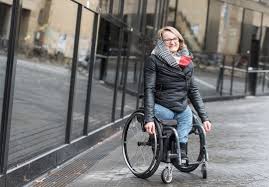 Anna-Lena Forster: Atlet Paralimpik Ski Monoski Jerman