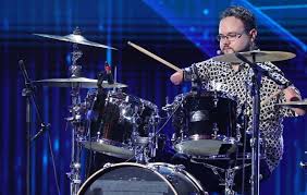 Cornel Hrisca-Munn: Bermain Drum Tanpa Tangan, Menjadi Inspirasi Dunia