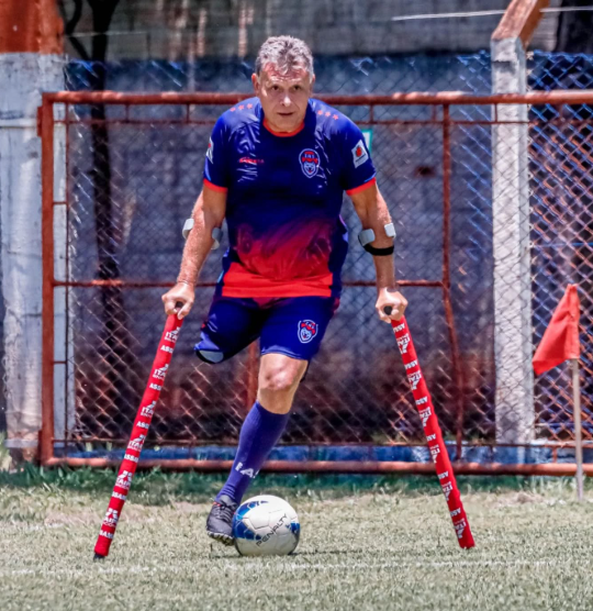 Ademir Cruz de Almeida: Pemain & Pemimpin Sepak Bola Amputasi