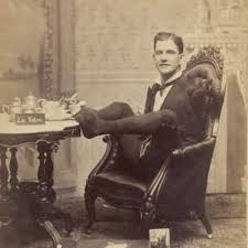 Charles B. Tripp: Warisan Inspirasi di Balik Keterbatasan