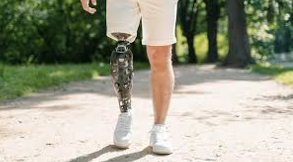Kaki bionik MIT dengan teknologi Neuroprosthetic Interface yang terhubung ke sistem saraf pengguna