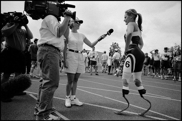 Kaki Prostetik Aimee Mullins dan Perjalanannya di Paralimpiade