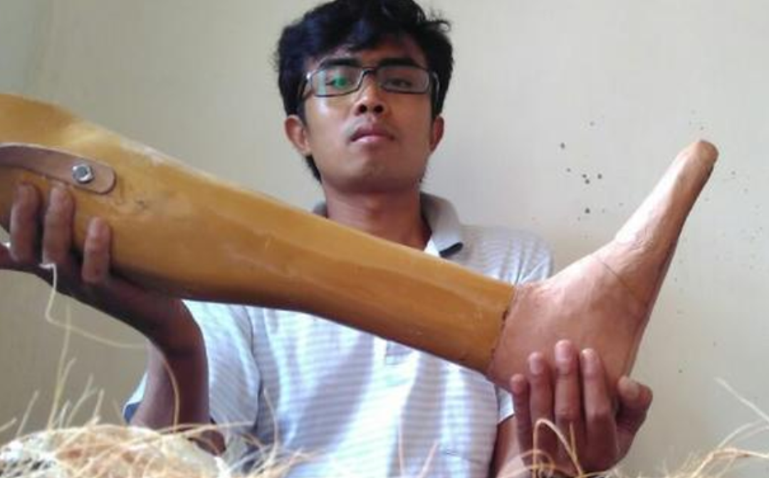 Kaki Palsu dari Serabut Kelapa Buatan Fauzal Bahri